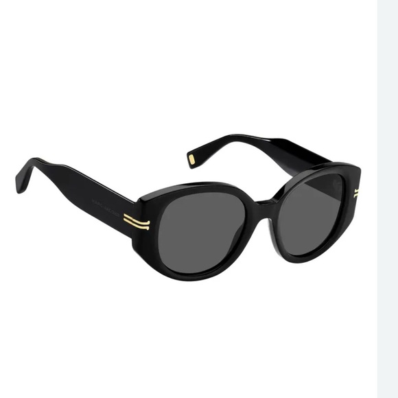 Marc Jacobs Chic Black Sunglasses with gold accent. Classic style. - Picture 3 of 10